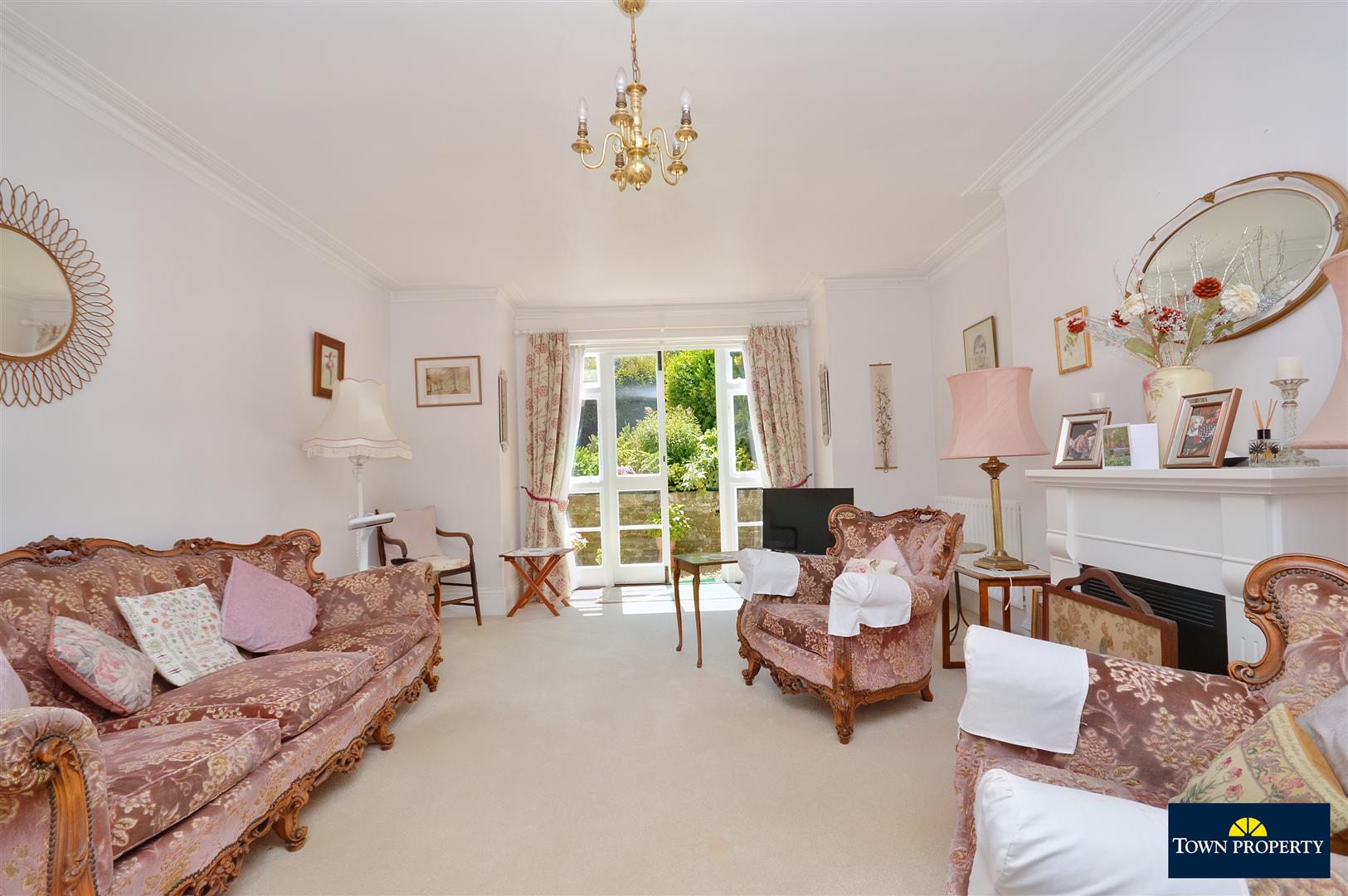Property Details for Jevington Gardens Eastbourne BN21 4HN Town